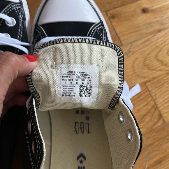 Converse All Star Black and White Low Tops - Picture 3 of 4